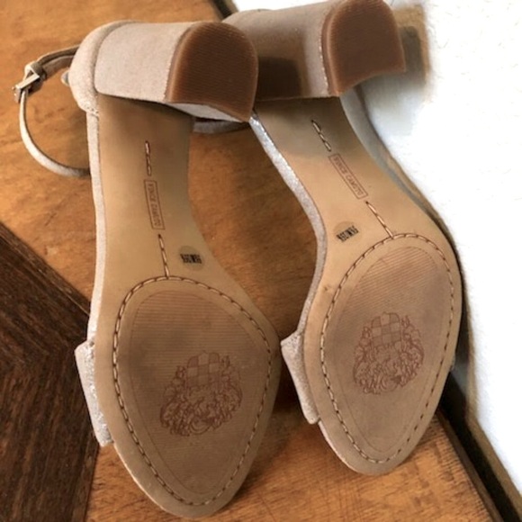 New VINCE CAMUTO Corlina Metallic Rose Gold Leather Sandal Block Heel 5.5 - Picture 7 of 7